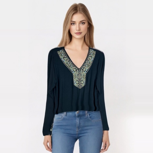 Soft Surroundings Black Boho Embroidered V-Neck Jersey Knit Top Women's Size PL - Picture 10 of 10